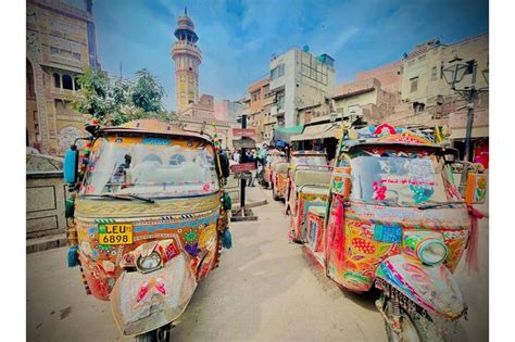 Live With Laughter: A Musical Journey Through Lahore with the Incomparable Labbaik Ali!